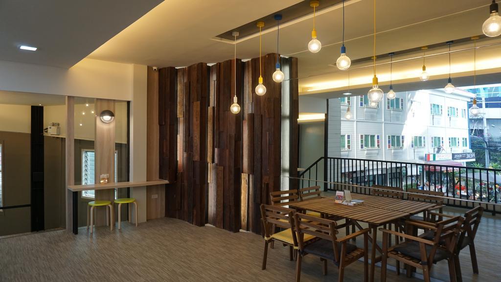 Preme Hostel Бангкок Экстерьер фото