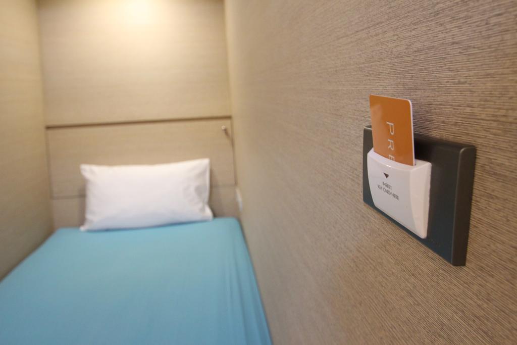 Preme Hostel Бангкок Экстерьер фото