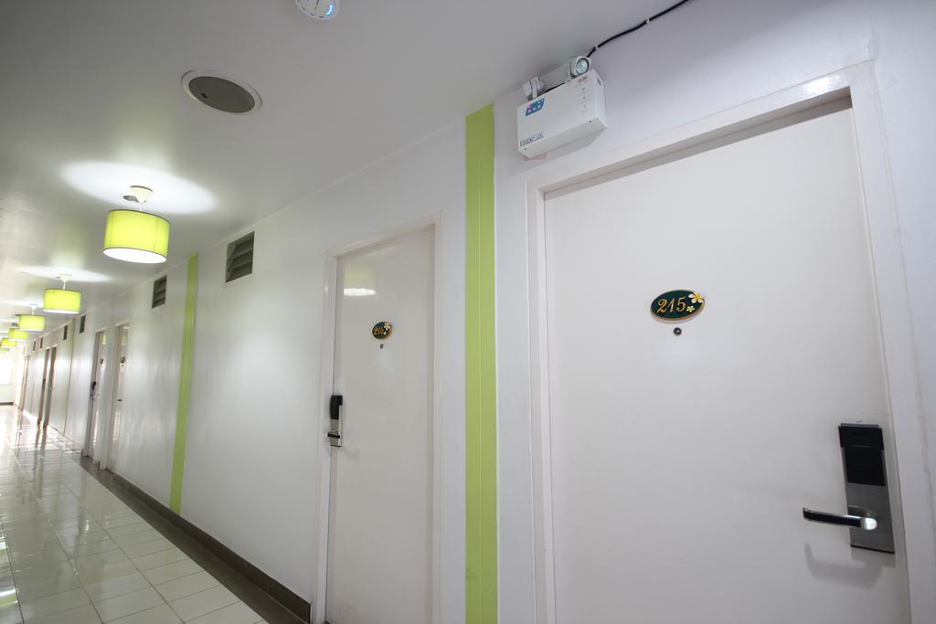 Preme Hostel Бангкок Экстерьер фото