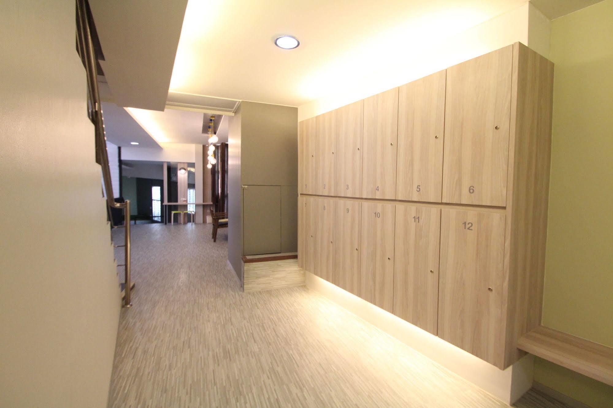 Preme Hostel Бангкок Экстерьер фото