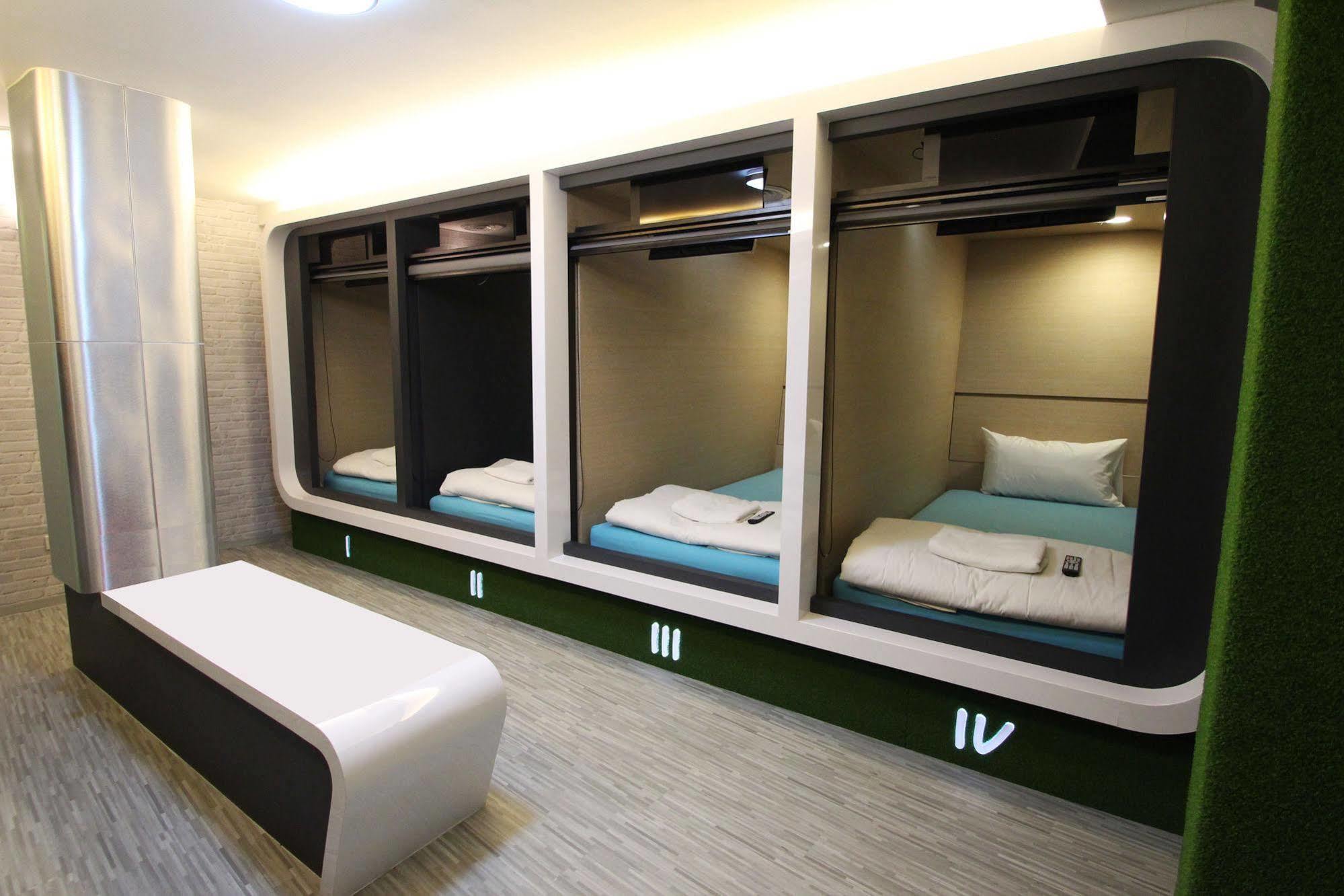 Preme Hostel Бангкок Экстерьер фото